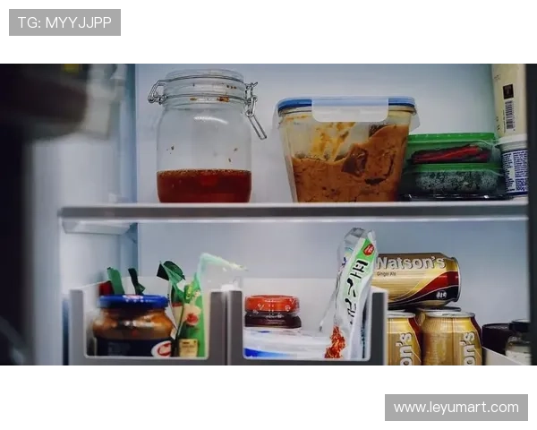 卢玉菲的家里居然有个比球队还大的冰箱，这生活也太奢侈了吧？