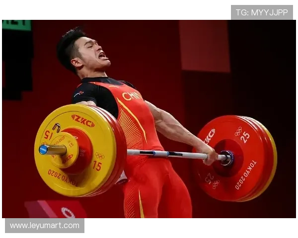 吕小军训练场外倒是像个邻家小哥，比赛场上一秒变超级战士真是反差太大了吧