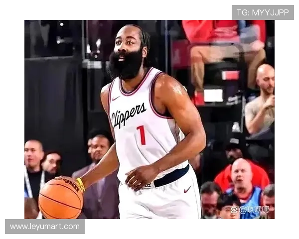 哈登利用挡拆拉开空间提升三分效率超过队内其他射手