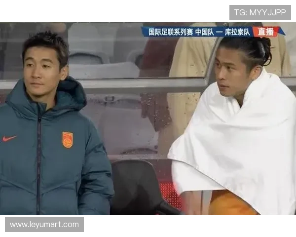 张玉宁家里那辆豪车开得比他上场还少，真以为是宝藏男孩吗？