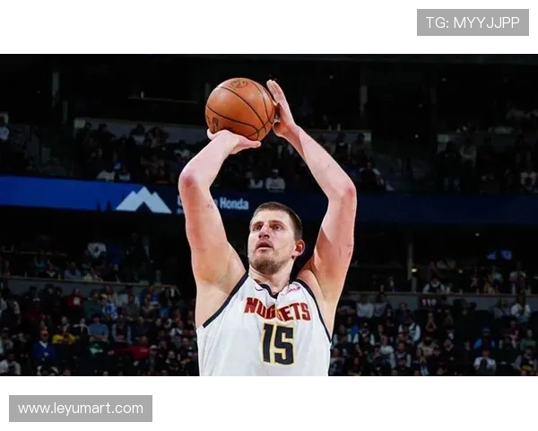 沙奎尔低位背打主导禁区，区别于约基奇组织型内线