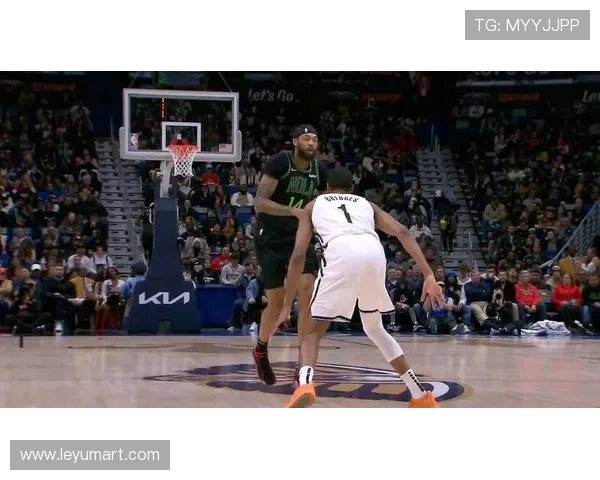 英格拉姆利用挡拆提升中距离命中率，拉开与队友进攻差距