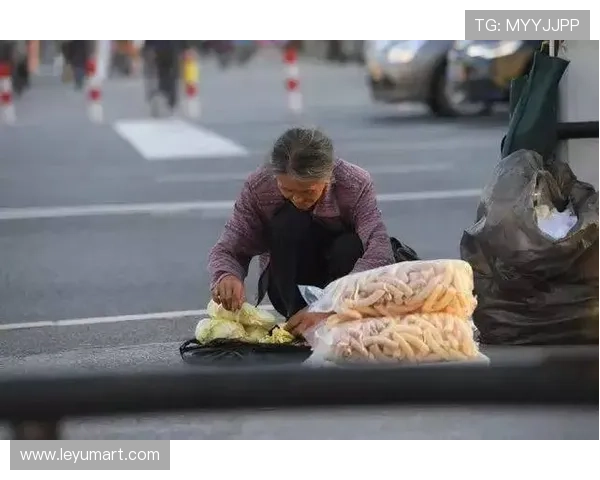石智勇训练完顺手拎走两袋米，教练：这算工伤吗