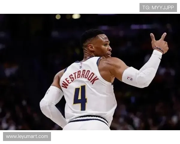 罗伯特森突破制造空位更注重组织与威少不同