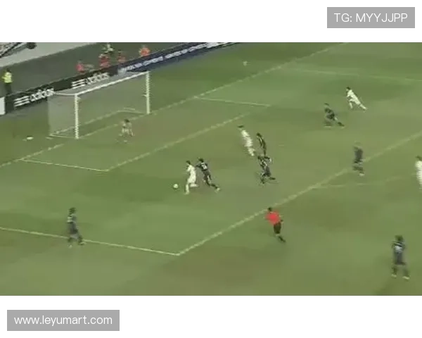 犯规种类详解：足球比赛中常见判罚及规则区分